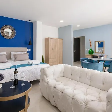 Bamboo Suites *